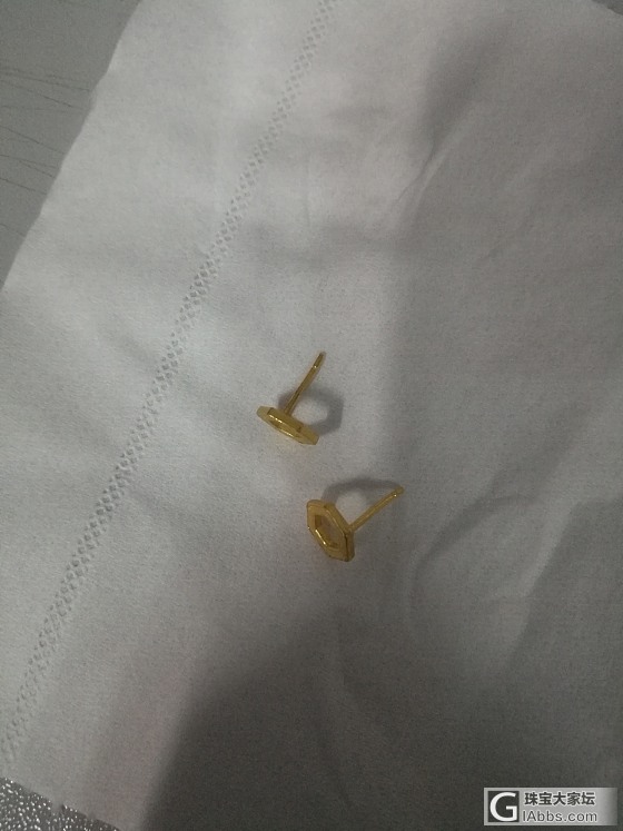 出明牌六边形耳钉_耳钉金