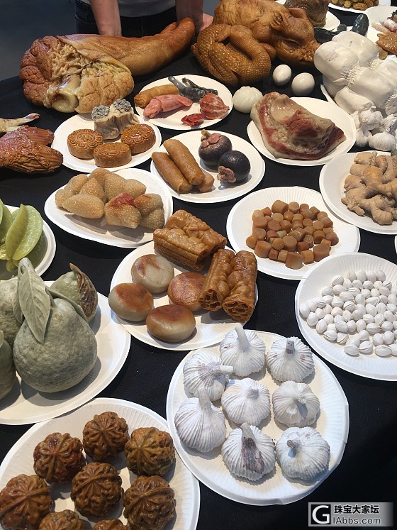明明去过去看珠宝展的 结果 结果让这些小东西深深吸引了我   看这这一大桌肚子饿..._玉工玉石