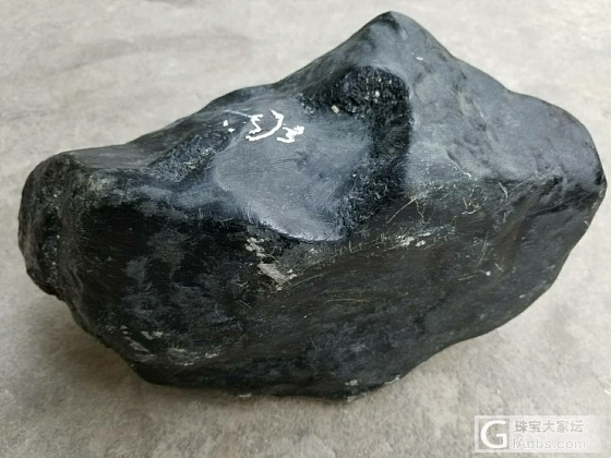 大家来论评这块格应角_原石翡翠