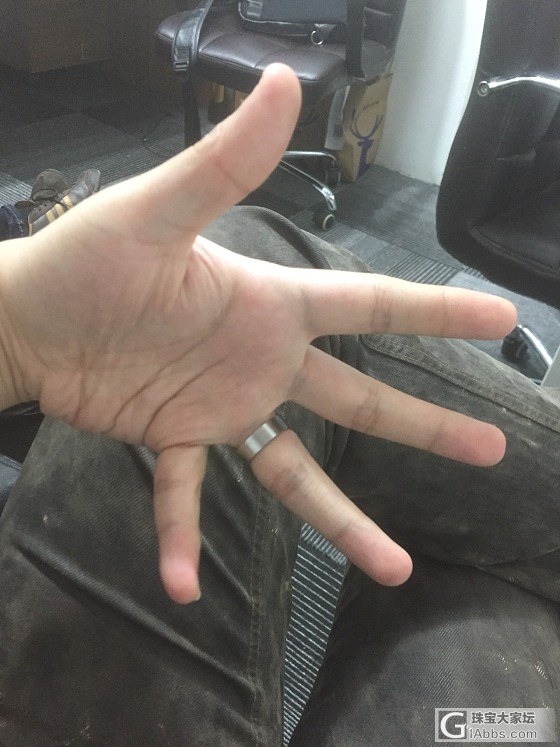 坛友秀宝贝的时候手都好漂亮！_戒指