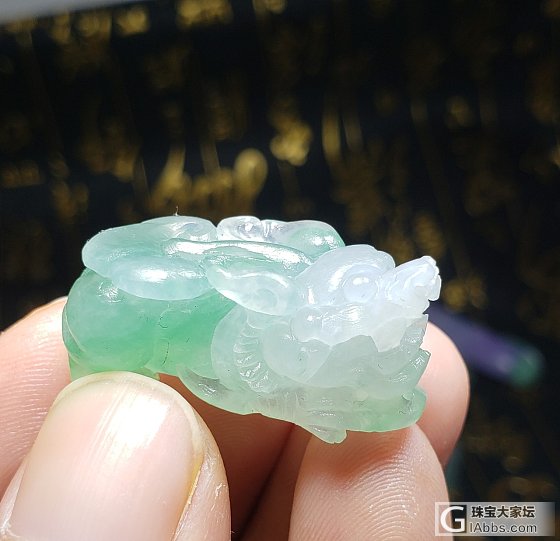 今日几个毛货_雕刻玉工翡翠
