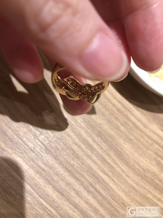 买了一个二手梵克雅宝碎钻戒指_戒指钻石