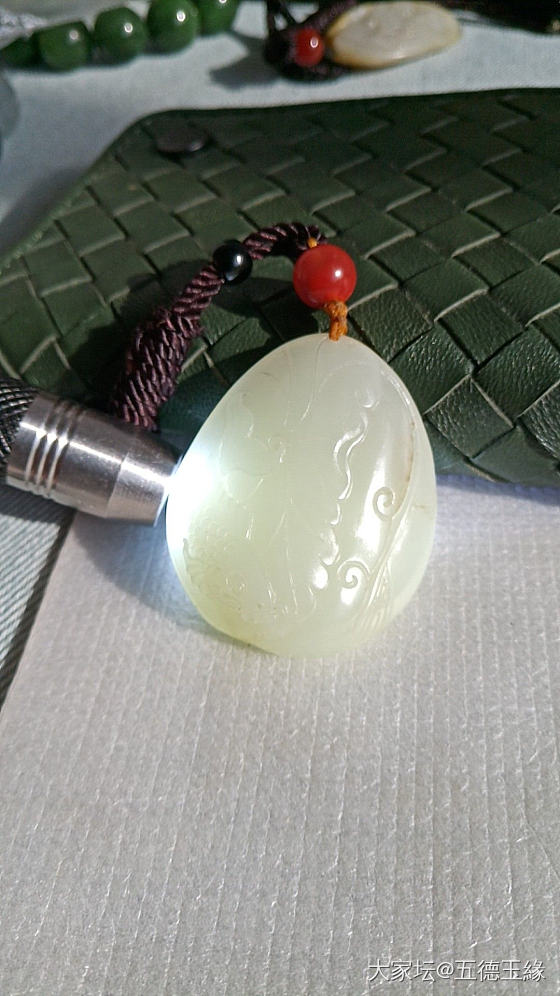 晒个白油膏_挂件和田玉