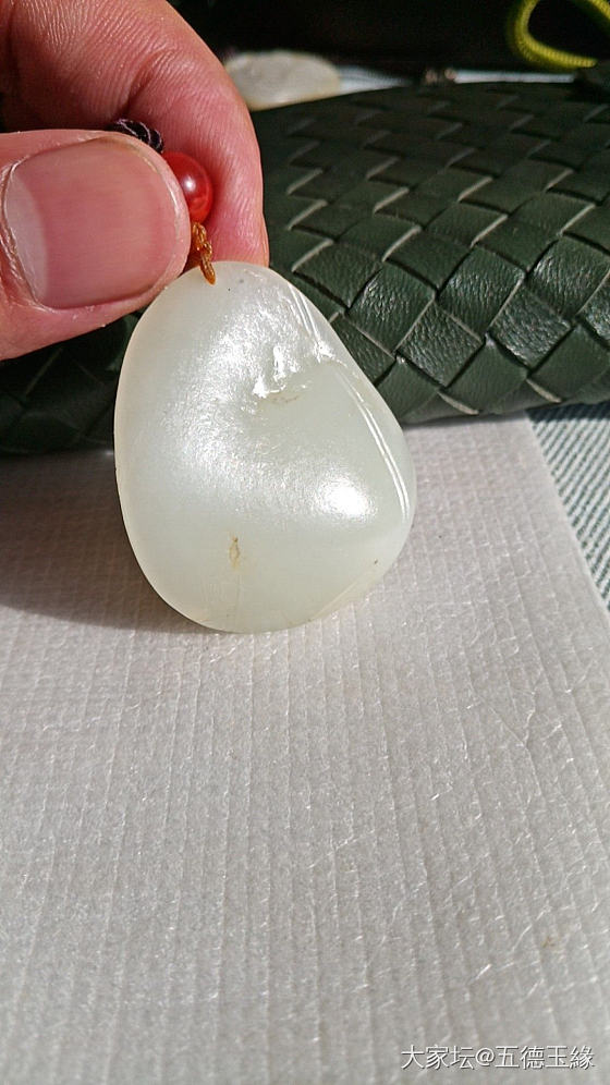 晒个白油膏_挂件和田玉