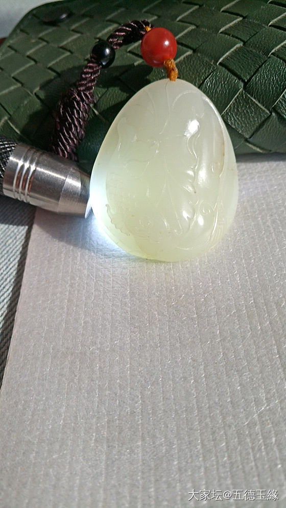 晒个白油膏_挂件和田玉