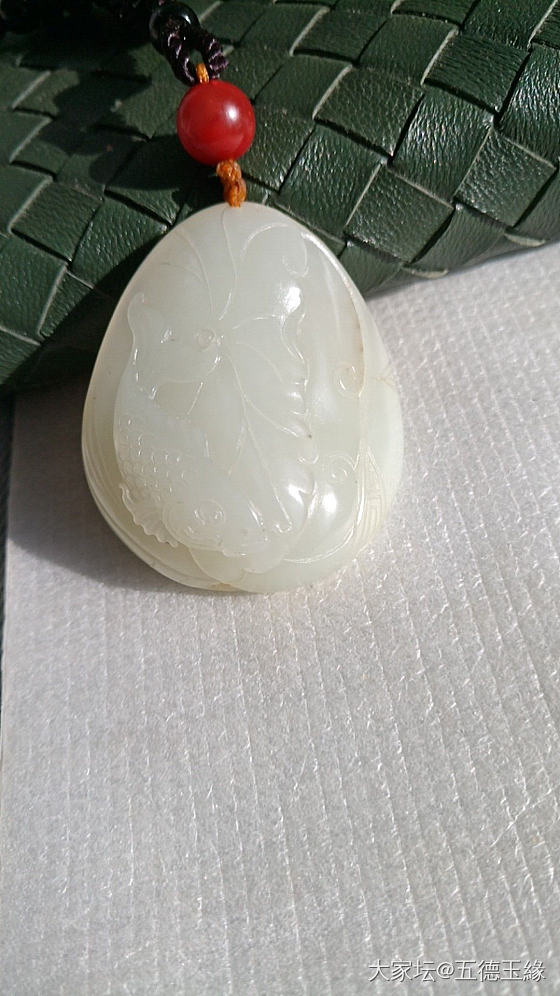 晒个白油膏_挂件和田玉
