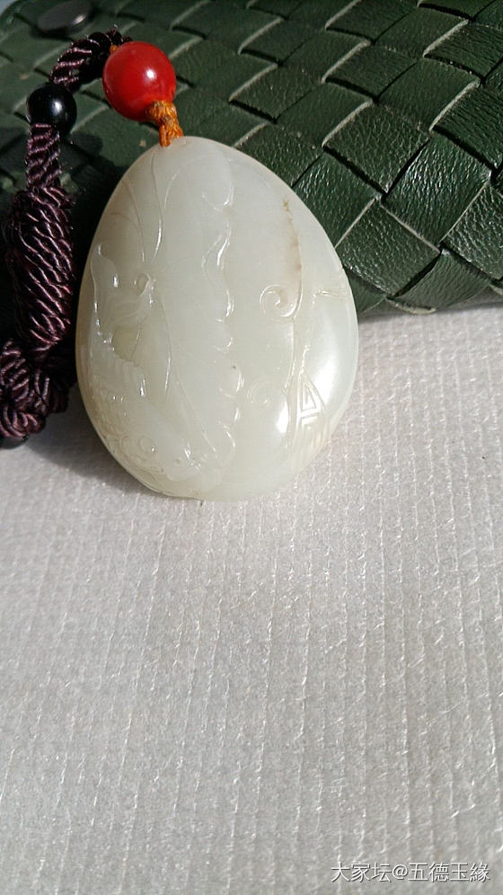 晒个白油膏_挂件和田玉