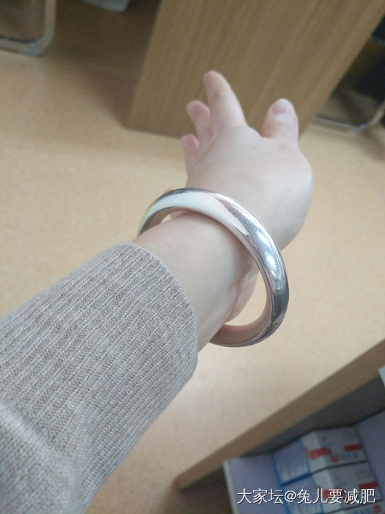 工作间隙，忍不住拍拍唐翡，真太美了_手镯银
