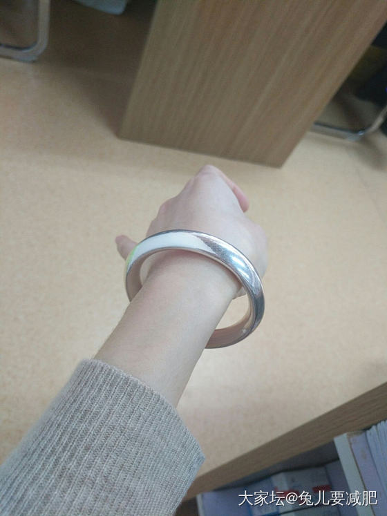 工作间隙，忍不住拍拍唐翡，真太美了_手镯银