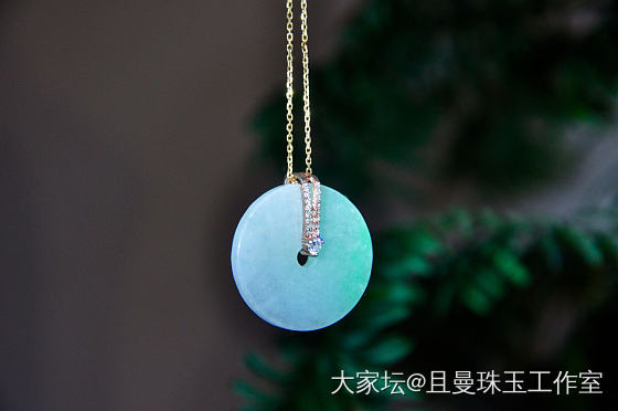 西方设计界认为“没有中国元素，往往就没有贵气”。_首饰