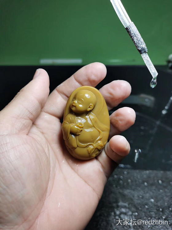 几十元的石头配几千的大师工是什么样的感觉。_玉工