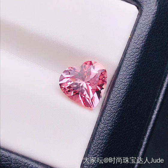收的仅有一颗小心心，精切工火彩才好体现，颜色也纯粉粉的_刻面宝石