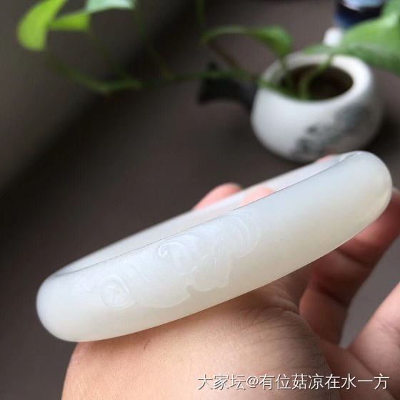 各位给我看看，这个怎么样？多少可以入手_手镯和田玉