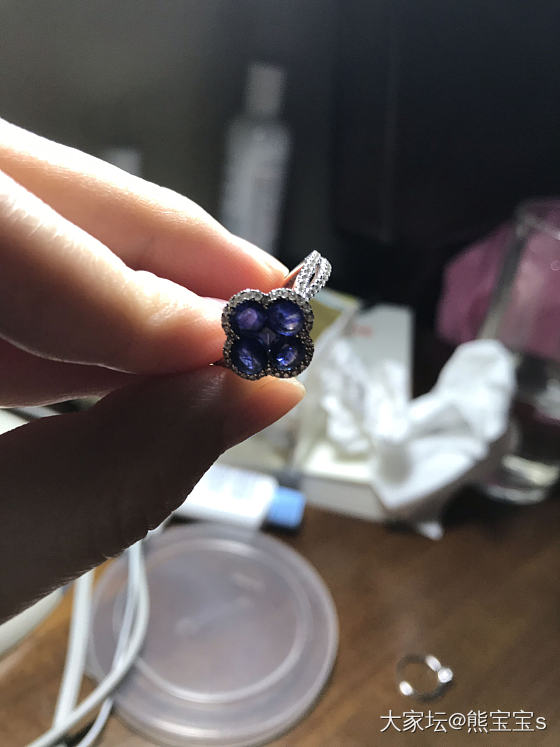 蓝宝石为何会有白色的部分_蓝宝石