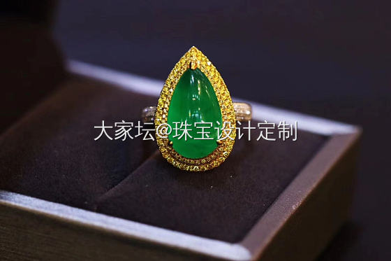 黄配绿觉得特别搭_翡翠