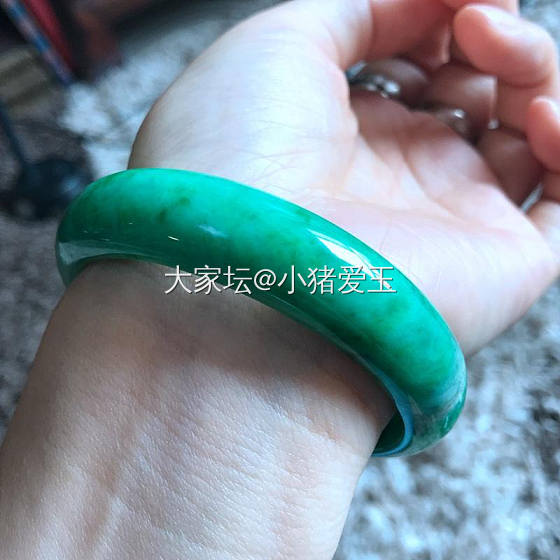 阳绿手镯_手镯翡翠