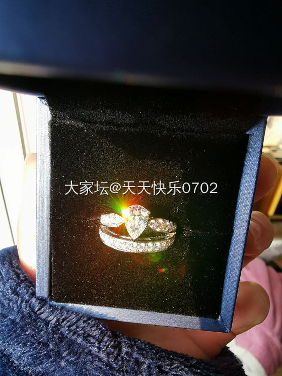 2020年的第一天晒晒我新买的水滴钻，1.02克拉，E色VS2，做的尚美约瑟芬系..._异形钻戒指