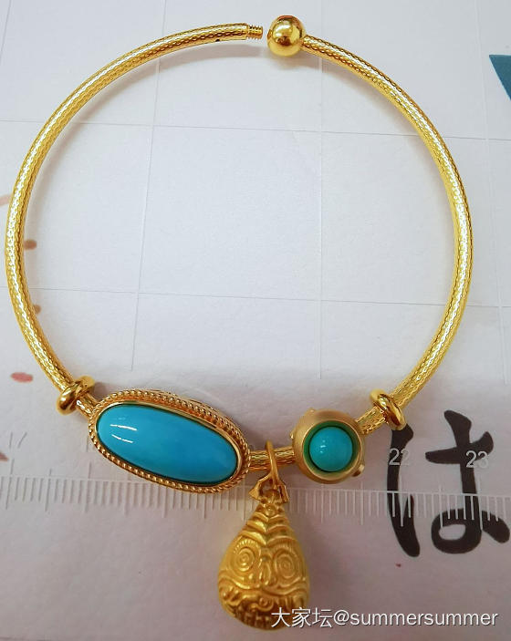 都是这几年陆续收的小蛋面做的，蛋面本身价格不是很高，一个个折腾太麻烦也太费钱，做..._翡翠