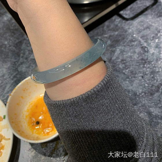 擦亮一下好久没戴的镯子～_手镯翡翠