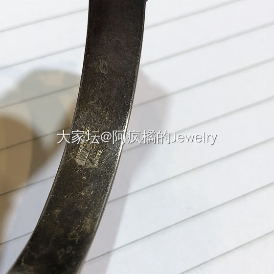 今天家里翻出来说是上面传下来的银镯子_银手镯