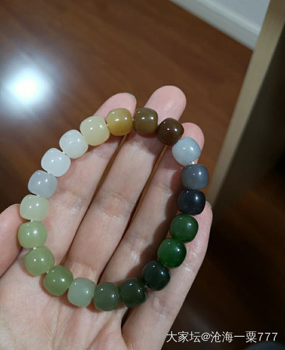这两串多宝哪串质量更好，大佬们帮忙看看_和田玉