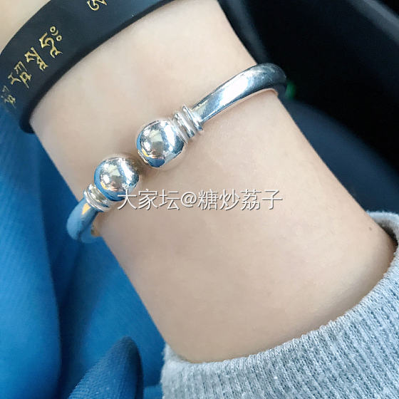 山园小梅 入坛的第一只手工镯_手镯银
