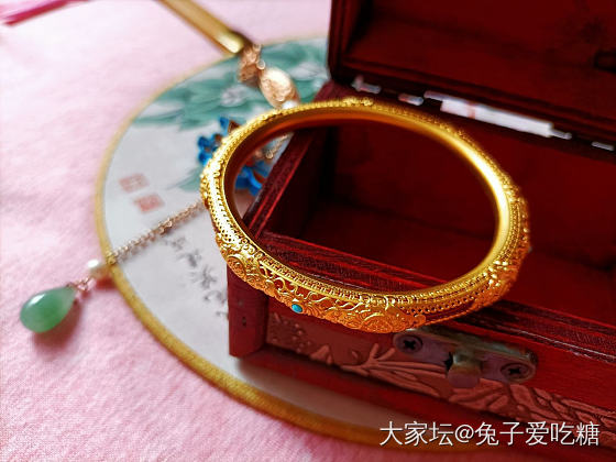 校长家的中宫镯收到了我却开始焦虑了_福利社手镯手饰金