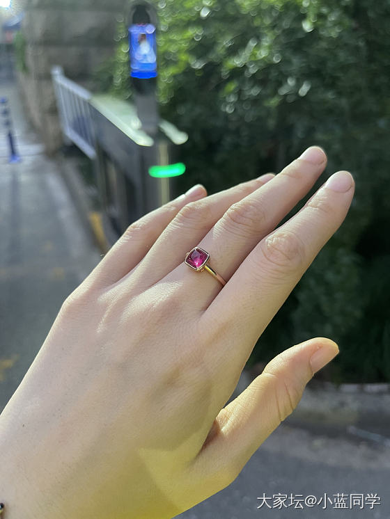今日份的小确幸_戒指彩色宝石
