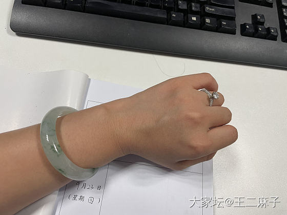 明天又休假啦，开开心心！_翡翠