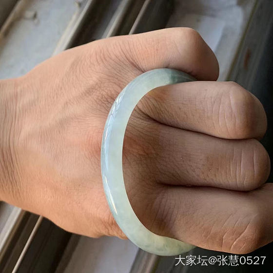 请问这个玉镯5800可以买吗_翡翠