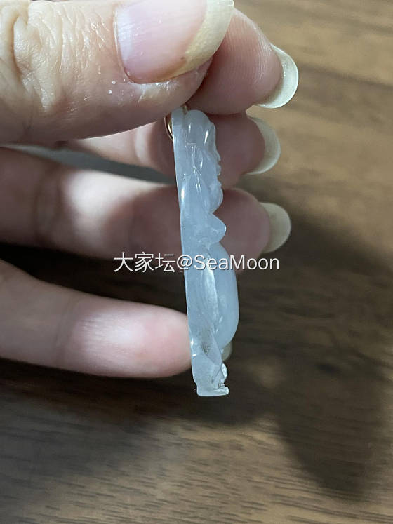 这尊佛麻烦大家给看个价_翡翠