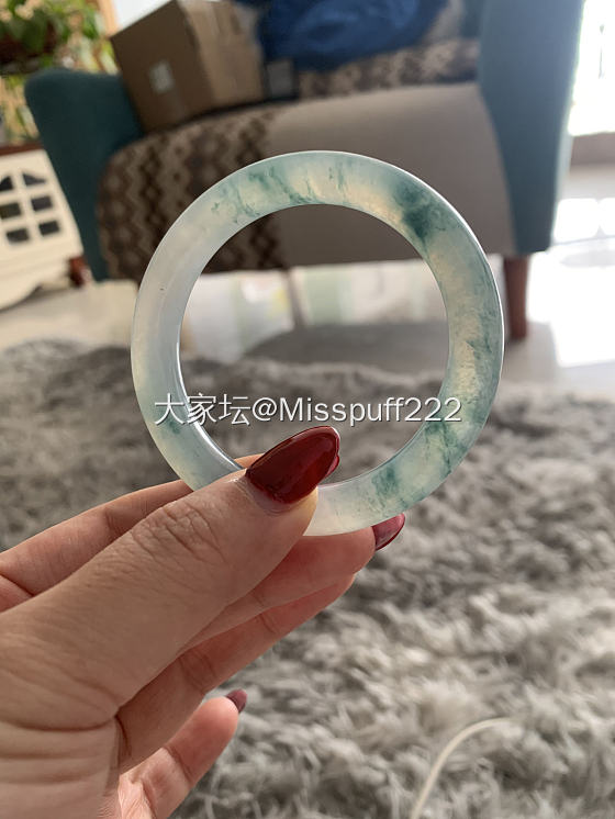 新收的小宝贝，冰飘蓝花，有种醉卧江南 烟雨乌龙的感觉~~_手镯翡翠
