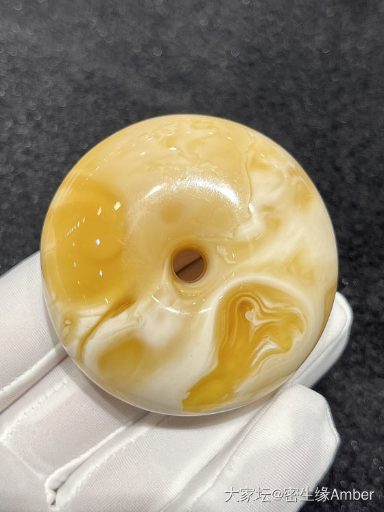 红白相间，别样的美_琥珀蜜蜡