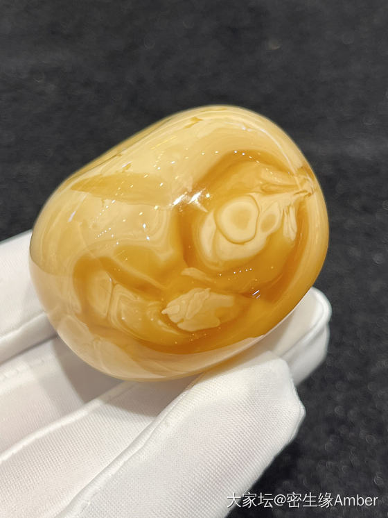 红白相间，别样的美_琥珀蜜蜡