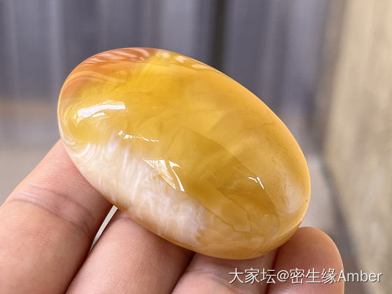 红白相间，别样的美_琥珀蜜蜡