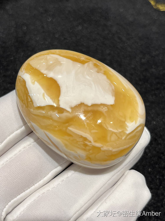 红白相间，别样的美_琥珀蜜蜡