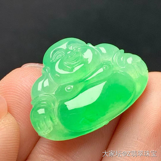 木那阳绿坐佛_翡翠