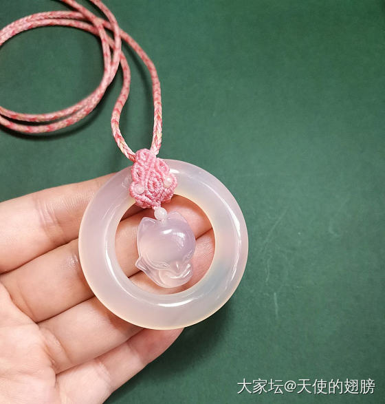 一些普通的牌子和漂亮的绳子_首饰