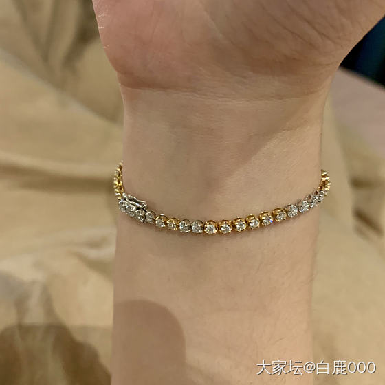 第一条钻石手链，可以戴在常写字的右手吗？_钻石