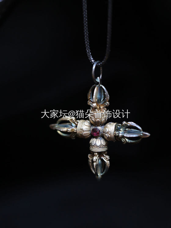 别具一格的银着色～十字降魔杵_首饰
