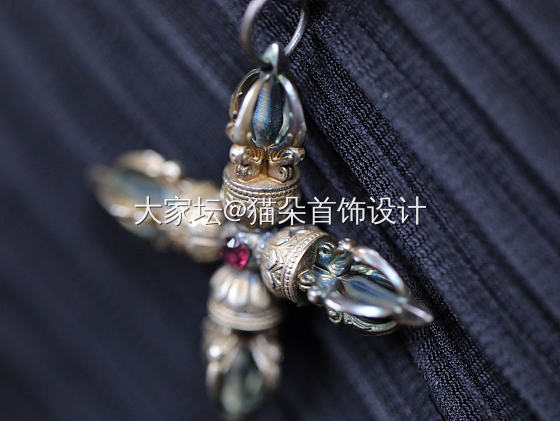 别具一格的银着色～十字降魔杵_首饰