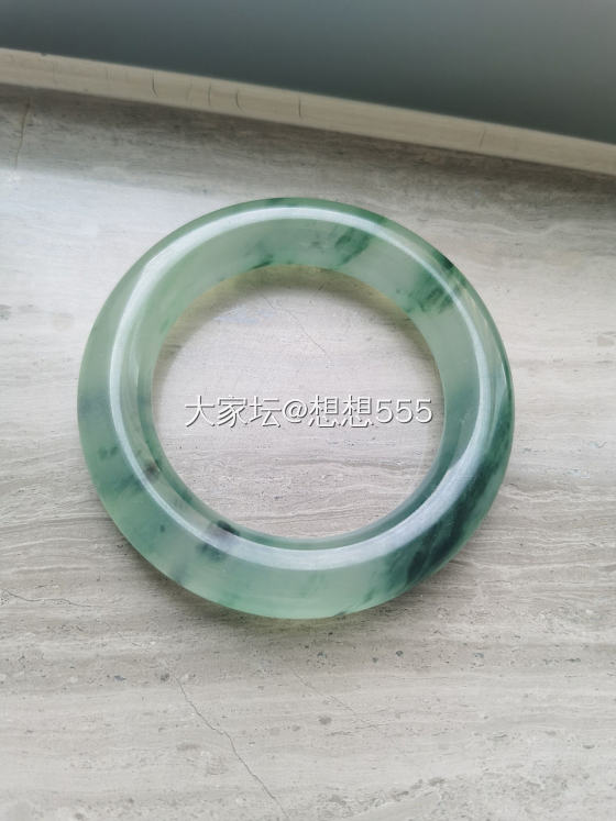 求指导这只镯是a货吗_翡翠