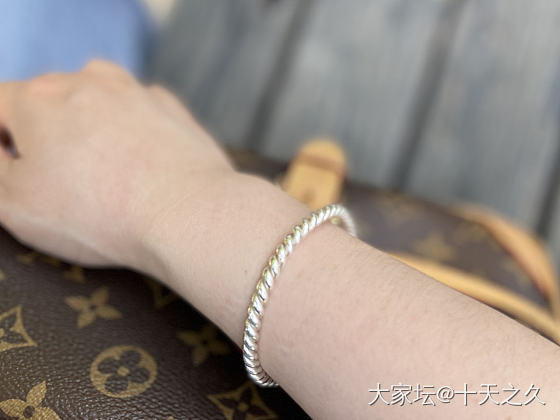 来晒晒周六的左右手_金