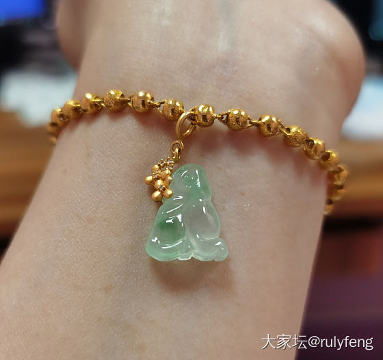小兔子戴花花😄_镶嵌翡翠