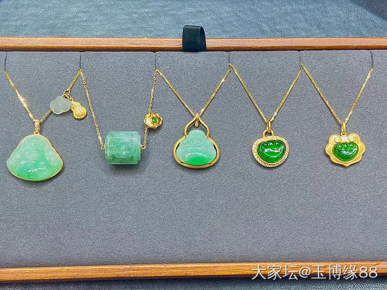 最全的热门翡翠款式集合图💚
你想要的设计款国产风翡翠都在这里啦~轻松get小H书..._翡翠