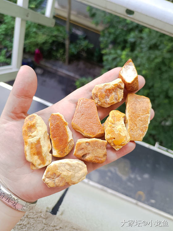 最近收了一堆原石_原石琥珀蜜蜡