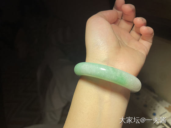 圈口可大可小还是很省钱_翡翠