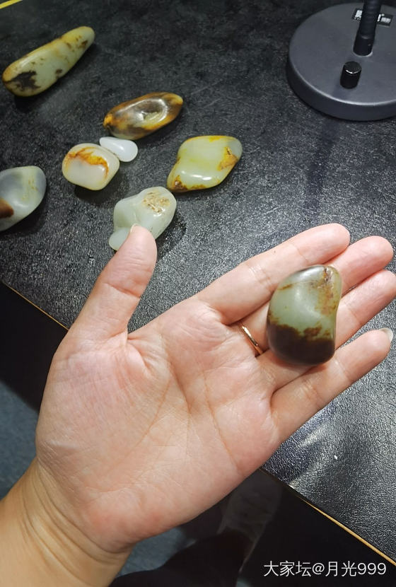 收阿达西双面皮原籽，喜欢这个颜色蓝调_和田玉