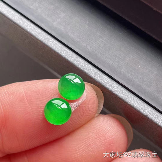 冰阳绿蛋面一对_翡翠