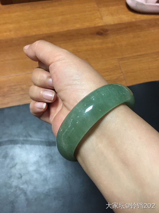 大家手里的佘太翠镯子，都还好吗？_玉石
